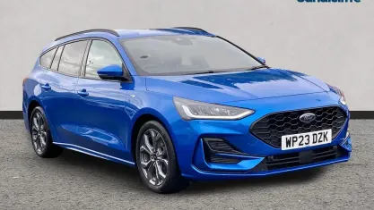 Used Ford Focus ST-Line 155 HP (114 kW) 2023 Blue Estate