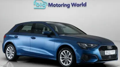 Usado Audi A3 Sportback 150 CV (110 kW) 2022 Azul Utilitario