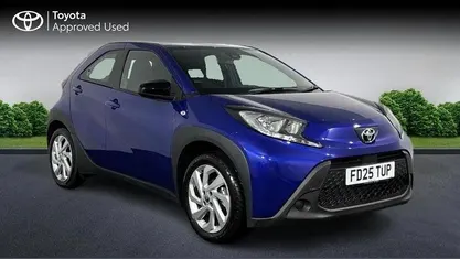 Juniper blue Used 2025 Toyota Aygo X PURE SUV | £15,544 (Fair price)