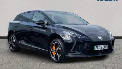 Begagnad MG MG4 EV 319 kW (435 HK) 2025 Halvkombi
