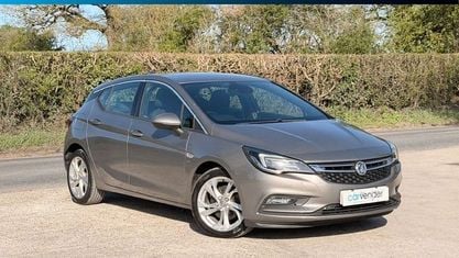 Begagnad Vauxhall Astra SRi 136 HK (100 kW) 2019 Halvkombi