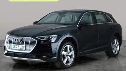 Begagnad Audi e-tron Comfort 230 kW (313 HK) 2022 Svart SUV