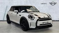 White Used 2024 Mini Cooper Classic Hatchback | £18,295 (Fair price)