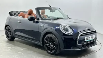 Usado Mini Cooper Cabriolet Exclusive 136 CV (100 kW) 2021 Azul Descapotable