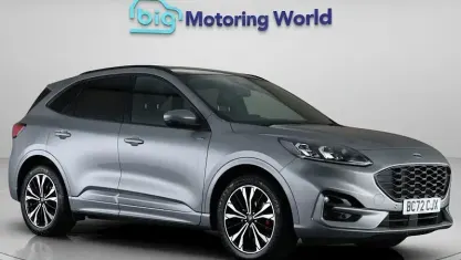 Usado Ford Kuga ST-Line X 150 HP (110 kW) 2023 Prateado SUV