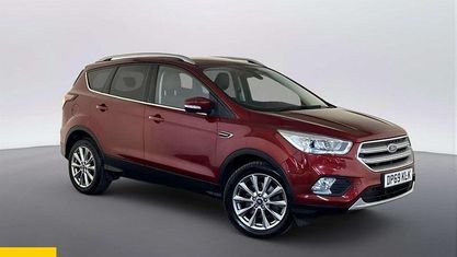 Usado Ford Kuga Titanium 150 HP (110 kW) 2019 Vermelho SUV