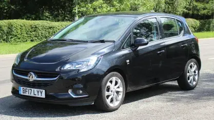Used Vauxhall Corsa SRi 101 HP (74 kW) 2017 Black Hatchback
