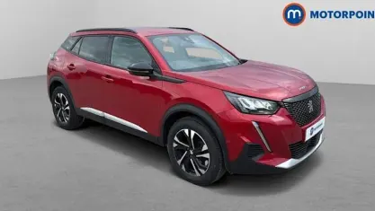 Usado Peugeot 2008 Allure+ 101 HP (74 kW) 2023 Vermelho SUV