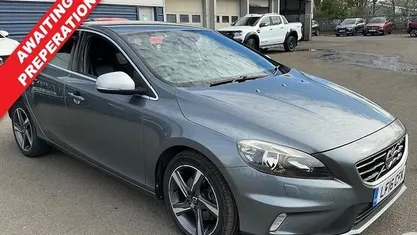 Used Volvo V40 R-Design 122 HP (89 kW) 2019 Hatchback