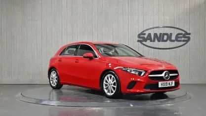 Used Mercedes A180 Executive 136 HP (100 kW) 2019 Red Hatchback