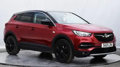 Used Vauxhall Grandland X SRi 131 HP (96 kW) 2021 Red SUV