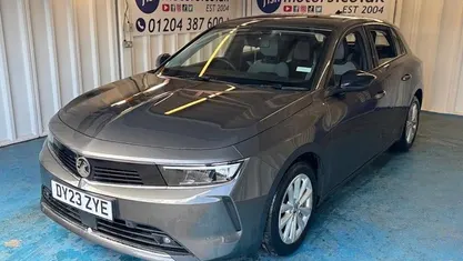 Used Vauxhall Astra Design Edition 131 HP (96 kW) 2022 Hatchback