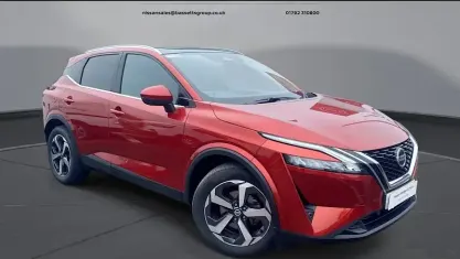 Used Nissan Qashqai N-Connecta 140 HP (102 kW) 2023 Red SUV