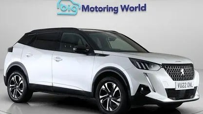 Begagnad Peugeot 2008 GT 131 HK (96 kW) 2022 Vit SUV