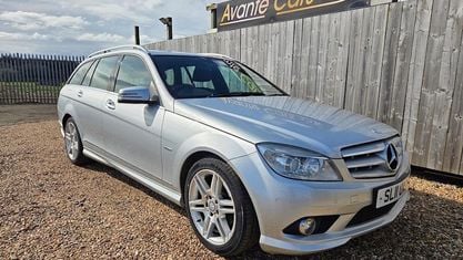 Usado Mercedes C200 136 HP (100 kW) 2011 Prateado Carrinha
