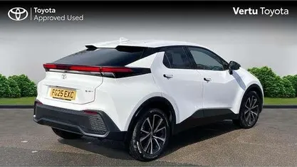 Used Toyota C-HR Design 140 HP (102 kW) 2025 SUV