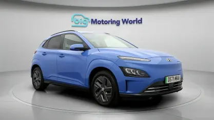 Używany Hyundai Kona Premium 150 kW (204 KM) 2022 Niebieski SUV