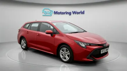 Used Toyota Corolla 122 HP (89 kW) 2022 Red Estate