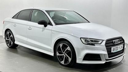 Begagnad Audi A3 Black Edition 150 HK (110 kW) 2019 Vit Sedan