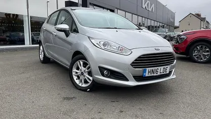 Usado Ford Fiesta Zetec 101 HP (74 kW) 2017 Citadino