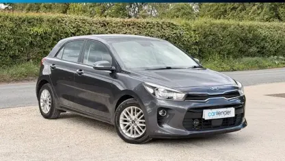 Begagnad Kia Rio 84 HK (61 kW) 2020 Halvkombi
