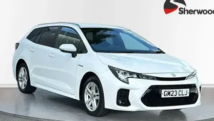 Used Suzuki Swace 140 HP (102 kW) 2023 White Estate