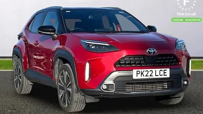 Usado Toyota Yaris Hybrid Edition 116 HP (85 kW) 2022 Vermelho Carrinha