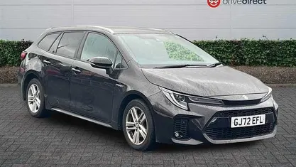 Paint metallic Used 2022 Suzuki Swace SZ5 Estate | £15,300 (Fair price)