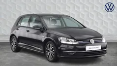 Used 2018 VW Golf VII SE Hatchback | £12,411 (Fair price)