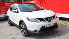 White Used 2015 Nissan Qashqai N-TEC SUV | £9,995 (Fair price)