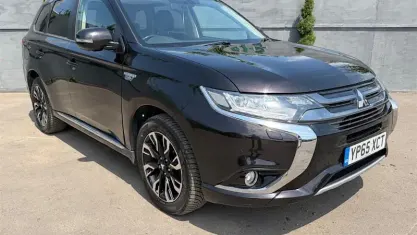 Used Mitsubishi Outlander P-HEV 203 HP (149 kW) 2015 Black SUV