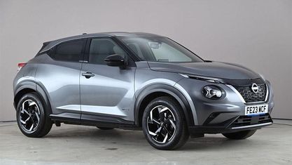 Begagnad Nissan Juke N-Connecta 143 HK (105 kW) 2023 Grå SUV