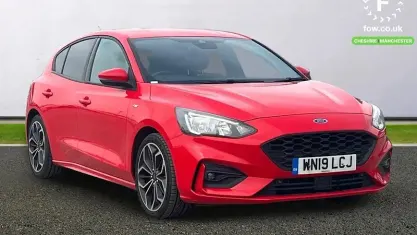 Used Ford Focus ST-Line X 182 HP (133 kW) 2019 Red Hatchback