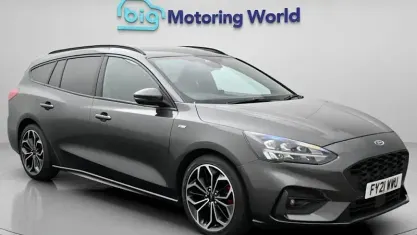 Begagnad Ford Focus ST-Line X 120 HK (88 kW) 2021 Grå Kombi
