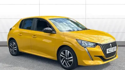 Used Peugeot 208 Active+ 75 HP (55 kW) 2023 Yellow Hatchback
