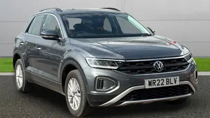 Usado VW T-Roc Life 150 HP (110 kW) 2024 SUV