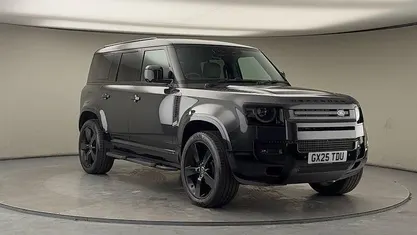 Used Land Rover Defender HSE Dynamic 250 HP (183 kW) 2025 Carpathian grey SUV