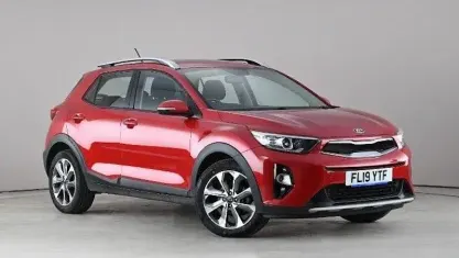 Usado Kia Stonic 100 CV (73 kW) 2019 Rojo SUV