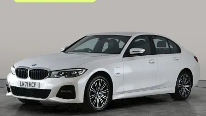 Begagnad BMW 330e M Sport 292 HK (214 kW) 2021 Vit Sedan