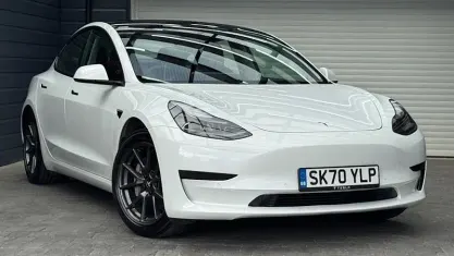 Używany Tesla Model 3 Standard Range 180 kW (245 KM) 2021 Sedan/Limuzyna
