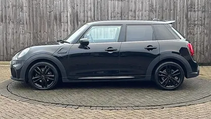 Used 2022 Mini Cooper Sport Hatchback | £17,199 (Fair price)
