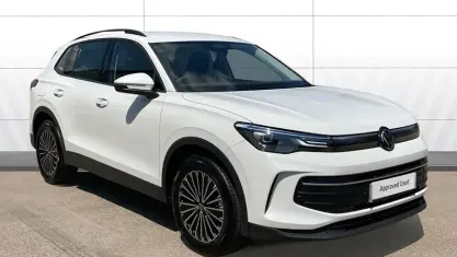 New VW Tiguan Life 150 HP (110 kW) 2025 Pure white SUV