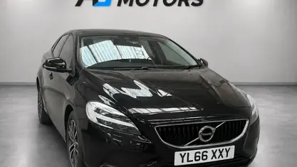 Used Volvo V40 Momentum 122 HP (89 kW) 2017 Black Hatchback