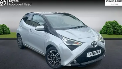 Usado Toyota Aygo X-clusiv 72 HP (52 kW) 2021 Citadino