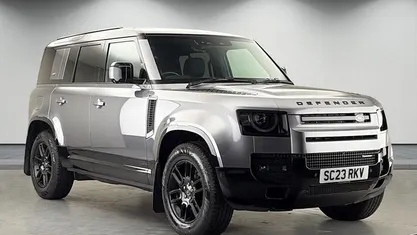 Usado Land Rover Defender SE Dynamic 249 HP (183 kW) 2025 SUV