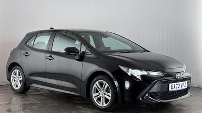 Second-hand Toyota Corolla 122 CP (89 kW) 2022 Negru Hatchback