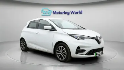 Used Renault Zoe GT-Line 100 kW (136 HP) 2022 White Hatchback