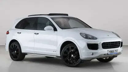 Used Porsche Cayenne 262 HP (192 kW) 2016 White SUV
