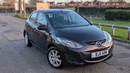 Used Mazda 2 102 HP (75 kW) 2011 Red Hatchback