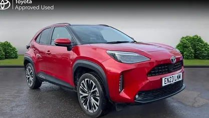 Used 2025 Toyota Yaris Hybrid Estate | £22,590 (Fair price)